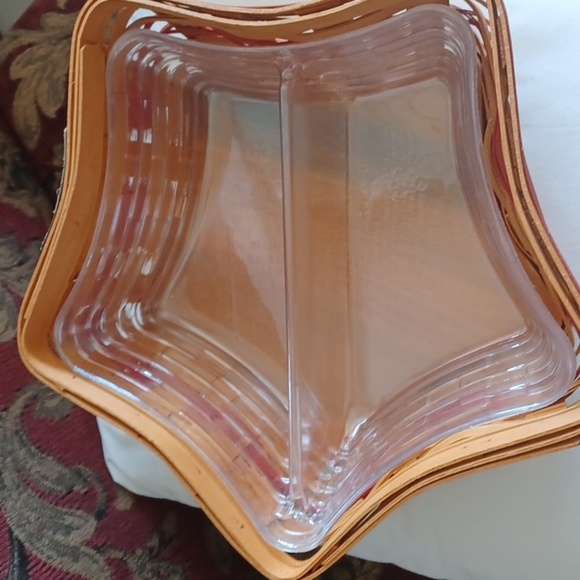 Vintage Longaberger Star Basket with Red Accents, two inserts, 2001 - Picture 2 of 6